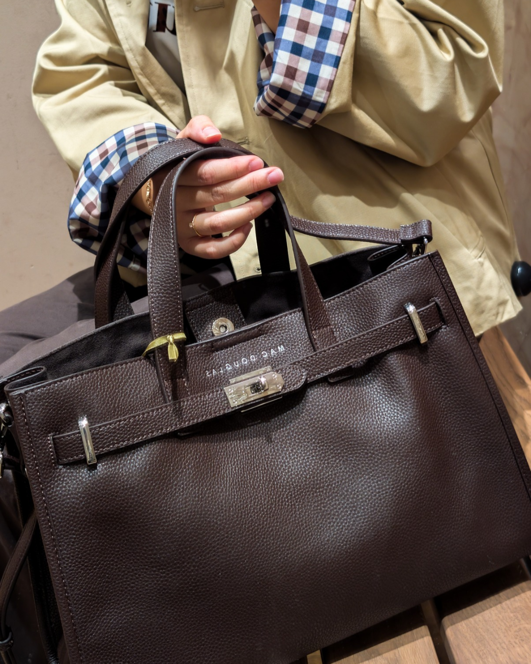 mac-douglas-tote-chocolat-automne-2026